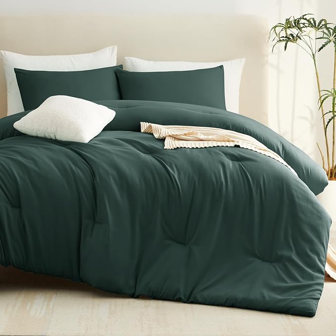 CozyLux Queen Comforter Set Forest Green, 3 Pieces Lightweight Comforters Queen Size Bedding Sets, All Season Breathable Solid Down Alternative Comforter with 2 Pillowcases, Bed Set Gift for Home