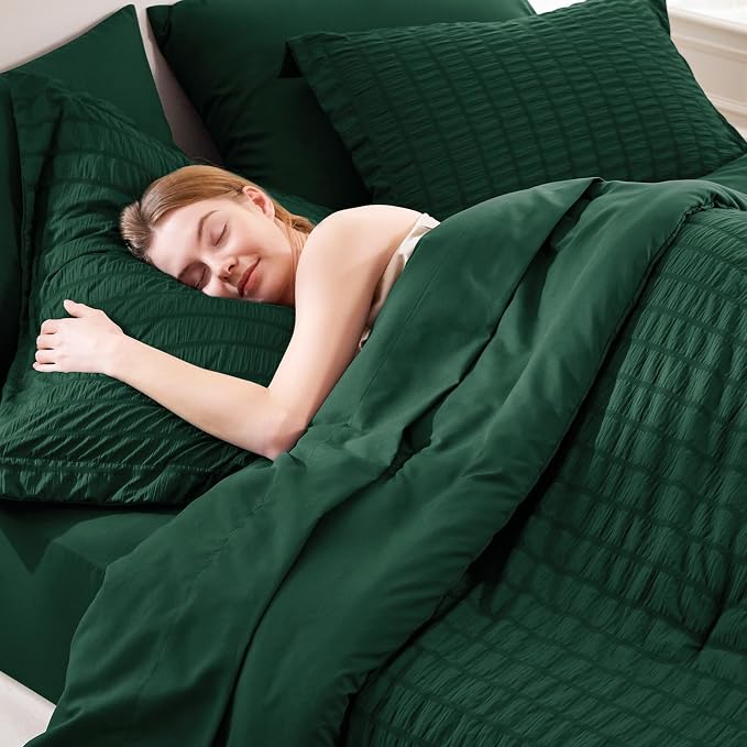 CozyLux King Size Comforter Set Emerald Green, 7 Pieces Seersucker Textured Luxury Bed in a Bag, All Seasons Soft Bedding Sets with Down Alternative Comforter, Sheets, Pillowcases & Shams, Home Gift
