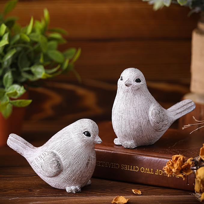 Blulu 2 Pcs Bird Figurines Home Decor Resin Bird Statue Vintage Farmhouse Decoration Boho Animal Decorative Sculpture Gifts for Home Table Office Shelf Tabletop Accents(White,Natural)
