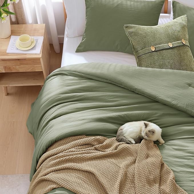 WRENSONGE Queen Comforter Set - 3 Pieces Prewashed Green Comforter Soft Lightweight for All Seasons,Down Alternative Comforters Queen Size with 2 Pillow Shams