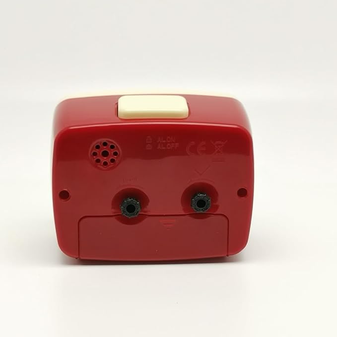 Red Small Alarm Clock Small Silent Quartz Movement Analogue Alarm Clock Vintage Classic Style Battery Powered