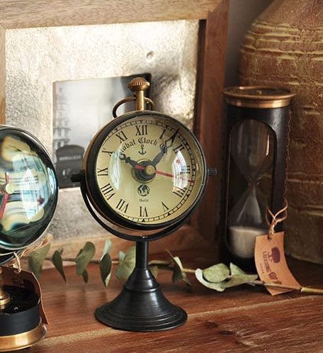 Vintage Brass Table Clock, Antique Style Round Desk Clock with Roman Numeral Dial, Decorative Mantel Clock for Office Desk, Bookshelf, Study, Living Room, Shelf Decor Gift