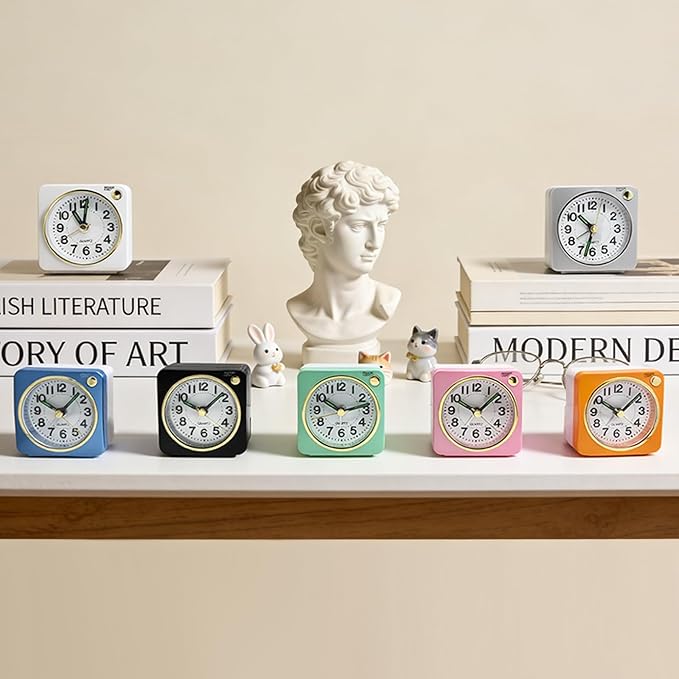 Lamisola Mini Travel Alarm Clock, Small Battery Analog Alarm Clock, Bedside Desk Clocks for Bedrooms, Vintage Home Decor for Bathroom Kichen Office Room, Black