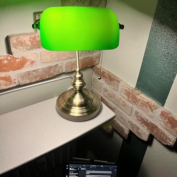 Green Glass Bankers Desk Lamp,Antique Desk Lamps with Brass Base, Traditional Library Lamp with Pull Chain, E26 Base, Vintage Desk Lamp for Office, Study Room