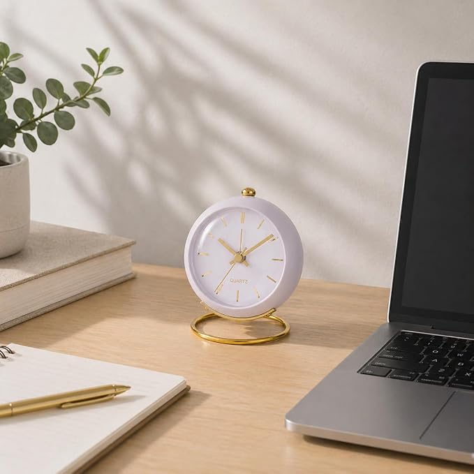 AYRELY® Battery Operated Desk Alarm Clocks with Light,Retro Silent No Ticking Analog Small Clock,Loud Table Clock for Bedside/Bedroom/Kitchen/Office/Travel/Kids/Room Decor Aesthetic Vintage(White)