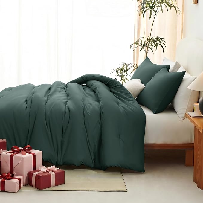 CozyLux Oversized Queen Comforter Set Forest Green, 3 Pieces 98"x98" Lightweight Down Alternative Quilted Bedding Sets, All Season Breathable Solid Comforter with 2 Pillowcases, Bed Set Gift for Home
