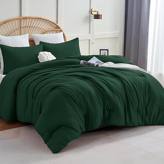 CozyLux Queen Comforter Set Emerald Green, 3 Pieces Lightweight Comforters Queen Size Bedding Sets, All Season Breathable Solid Down Alternative Comforter with 2 Pillowcases, Bed Set Gift for Home