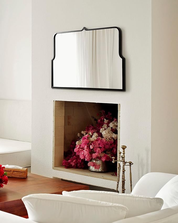 Kate and Laurel Gezella Scallop Arched Wall Mirror