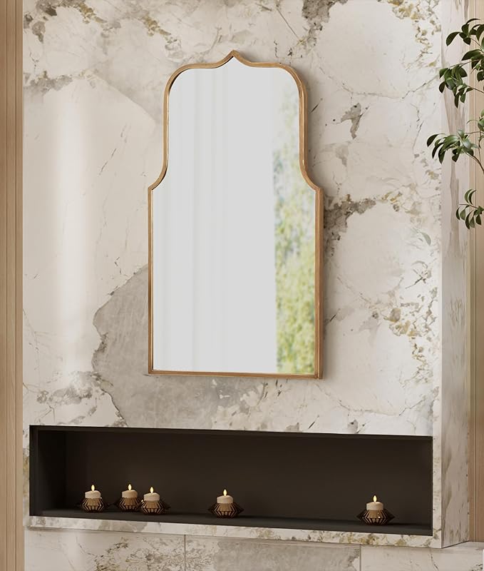 Kate and Laurel Gezella Scallop Arched Wall Mirror