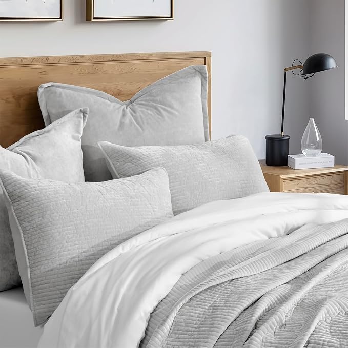 EverGrace Velvet Quilt Set King Size, Luxurious Soft Quilted Bedding Sets, Lightweight Velvet Comforter for All Season, Striped Channel Bedspread Coverlet with 2 Shams, Frost Gray