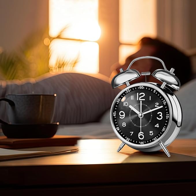 pxy Loud Alarm Clock for Heavy Sleepers 3D Dial Battery Operated (Battery Include), 4" Super Silent Analog Alarm Clock for Kids with Night Light PT260 Silver OrangePT260 Silver White