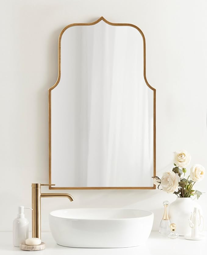 Kate and Laurel Gezella Scallop Arched Wall Mirror