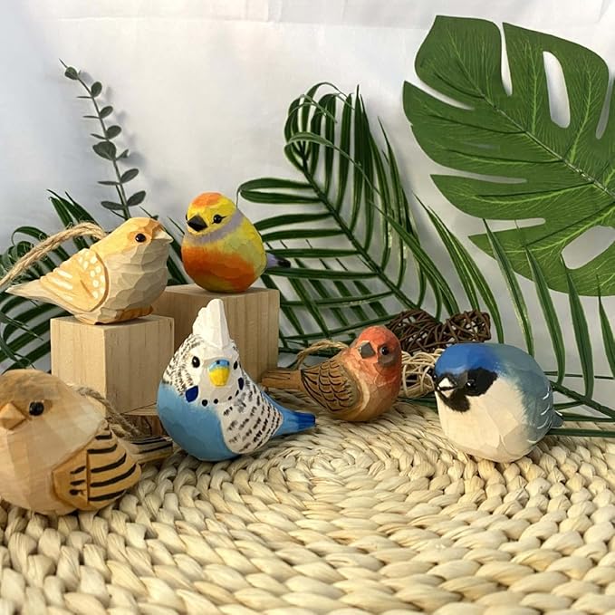 2PCS Small Carved Wooden Birds, Handmade Bird Statue Carved Rustic Animal Bird Sculpture Miniature Art Carve Small Animal for Home Decor.