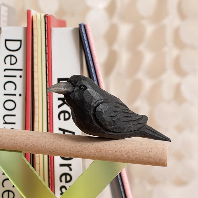 Small Wooden Crow Figurine – Cute Hand-Carved Raven Collectible, Small Rustic Bird Decor for Desk & Shelf, Animal Ornament with Gift Box