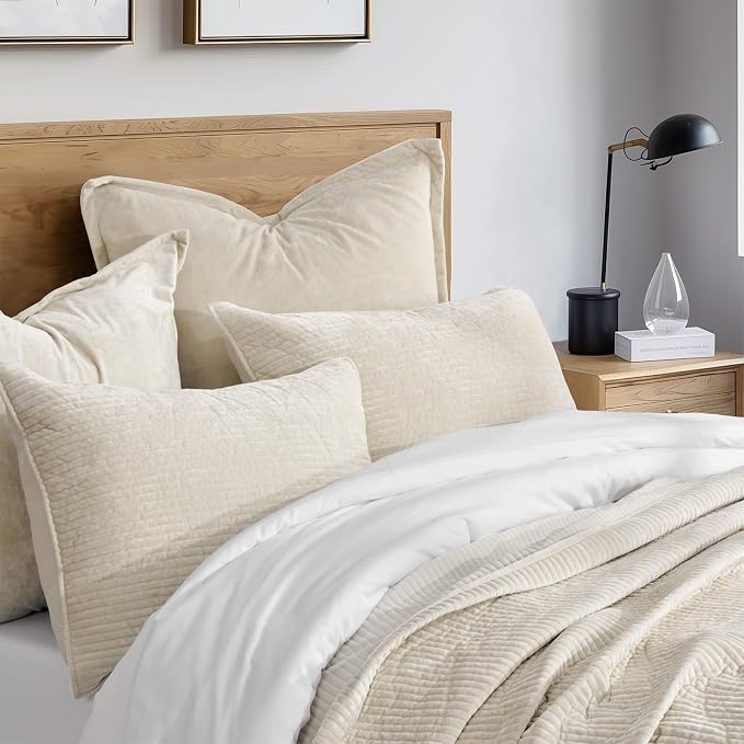 EverGrace Velvet Quilt Set California King 118'' x 106'', Luxurious Soft Bedding Sets, Lightweight Velvet Comforter for All Season, Striped Channel Oversized Bedspread Coverlet w/ 2 Shams, Light Sand