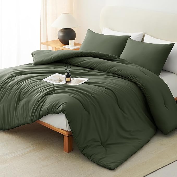 CozyLux Full Size Comforter Set Dark Green, 3 Pieces Lightweight Down Alternative Quilted Bedding Sets, All Season Soft Breathable Solid Comforter with 2 Pillowcases, Luxury Bed Set Gift for Home