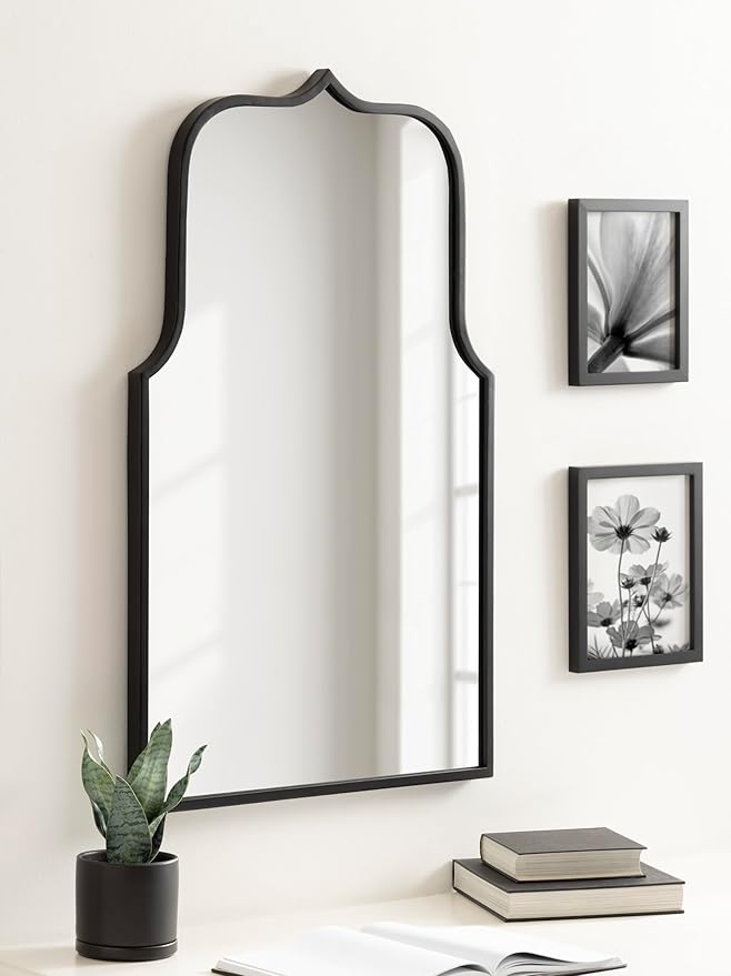 Kate and Laurel Gezella Scallop Arched Wall Mirror