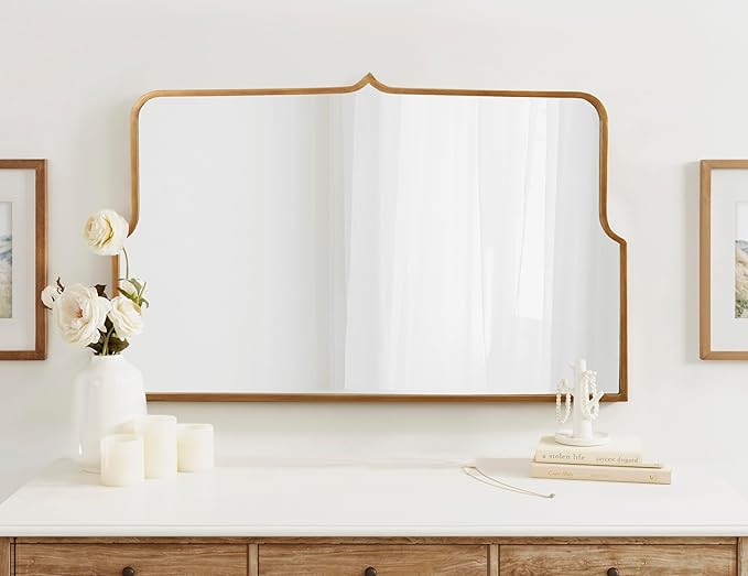 Kate and Laurel Gezella Scallop Arched Wall Mirror