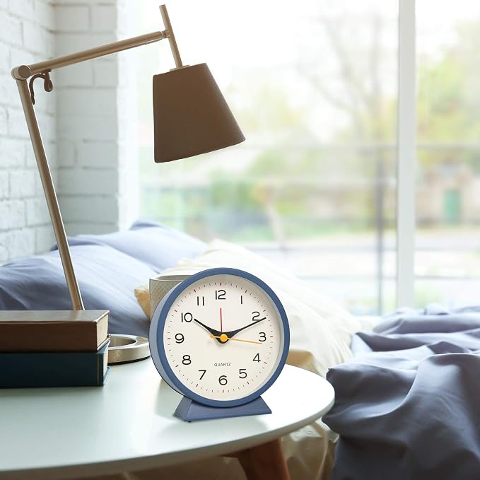 SHISEDECO 4.5" Battery Operated Antique Retro Analog Alarm Clock, Small Silent Bedside Deskclock with Light Function, Non-Ticking Tableclock for Living Room, Bedroom, Bedside, Shelf (Navy Blue)