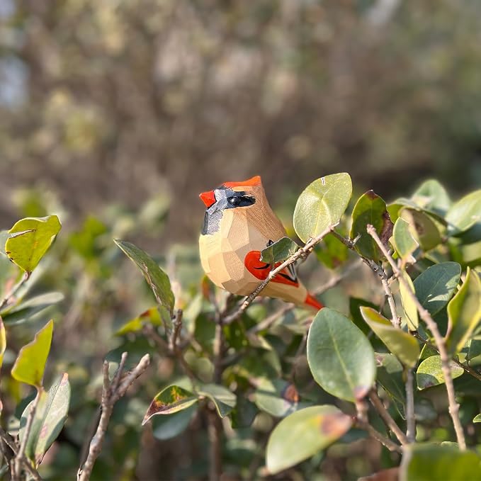 H&Zebrabro Hand Carved Bird Figurines, Hand-Painted Sculpted Wooden Birds, Wood Bird Sculptures for Home Decoration, Hand Crafted Life Like Bird Statues, Ideal Gifts for Bird Lovers (Female Cardinal)