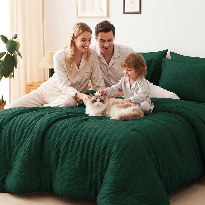 CozyLux Twin XL Comforter Set Emerald Green, 5 Pieces Seersucker Twin Extra Long Bed in a Bag, College Dorm Down Alternative Bedding Set with Comforter, Sheets, Pillowcase & Sham, Back to School Gift