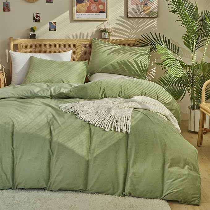 Pureant Sage Green Velvet Comforter Set King Size Light Green Fluffy Bedding Comforter Women Men Solid Green Flannel Quilt Grass Green Comforters Micromink Sherpa Fuzzy Warm Bed Plush Bedding Soft