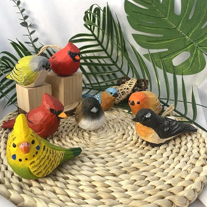 2PCS Small Carved Wooden Birds, Handmade Bird Statue Carved Rustic Animal Bird Sculpture Miniature Art Carve Small Animal for Home Decor.