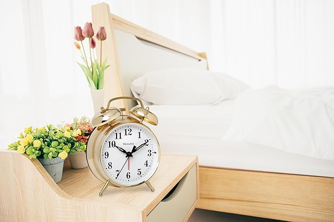 Westclox Big Ben Twin Bell Alarm Clock | Loud Alarm Clock for Heavy Sleepers | Battery Operated Clock with Backlight for Bedside Table, Bedroom, Kids Room, Desk (Gold, 4")
