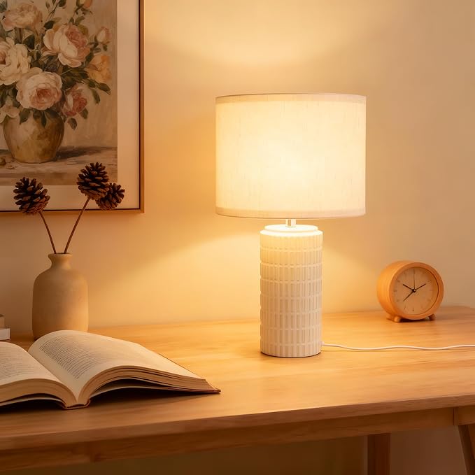 Modern Ceramic Table Lamp，White Bedside Nightstand Lamp for Bedroom Living Room，Farmhouse End Table Lamp, E26 Socket，20 Inch，Desk Lamp for Home Decor，House Warming Gift for Women Mom