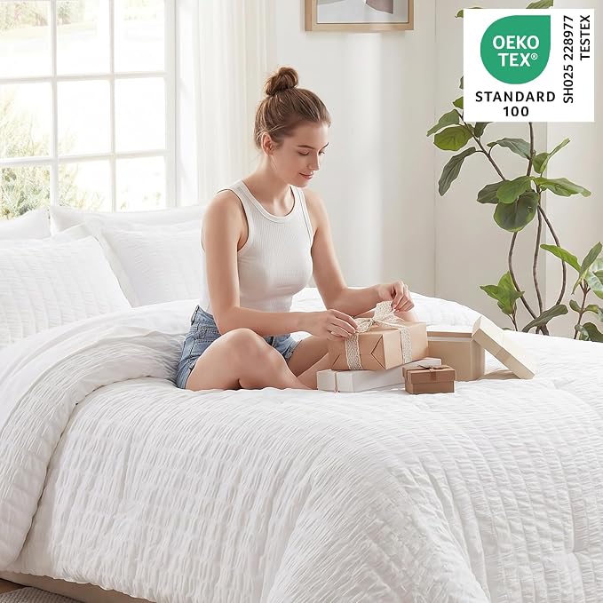 CozyLux Twin Comforter Set with Sheets 5 Pieces, White Seersucker Luxury Textured Bed in a Bag, All Season Soft Bedding Sets with Down Alternative Comforter, Sheets, Pillowcase & Sham, Home Gift