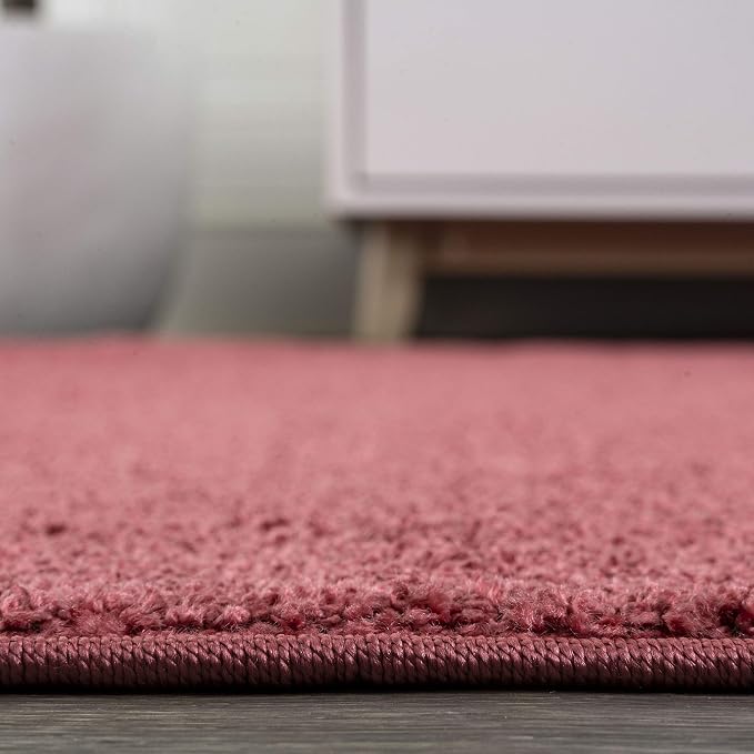 JONATHAN Y Haze Solid Low-Pile Red Indoor Area Rug 4x6, Coastal,Bohemian,Minimalist,Classic, Easy-Cleaning for Living Room,Bedroom,Kitchen,Pet Friendly,Non-Shedding (SEU100E-4)