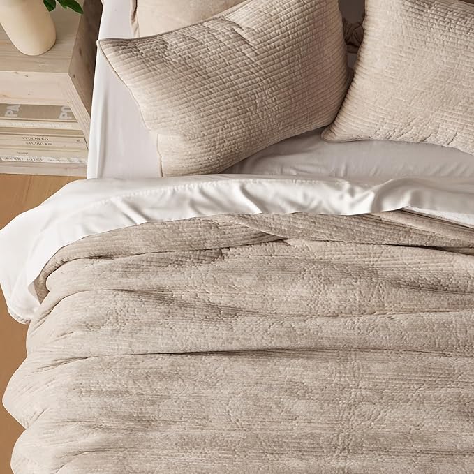 EverGrace Velvet Quilt Set California King 118'' x 106'', Luxurious Soft Bedding Sets, Lightweight Velvet Comforter for All Season, Striped Oversized Bedspread Coverlet w/ 2 Shams, Urban Taupe