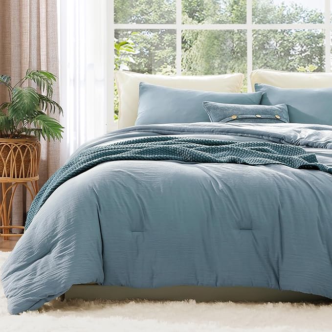 WRENSONGE Queen Comforter Set - 3 Pieces Prewashed Dusty Blue Comforter Soft Lightweight for All Seasons,Down Alternative Comforters Queen Size with 2 Pillow Shams
