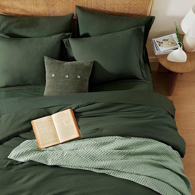 WRENSONGE Queen Comforter Set - 7 Pieces Deep Forest Soft Bed in a Bag Queen with Fitted Sheet, Flat Sheet, 2 Pillow Shams, and 2 Pillowcases- Warm Bedding Sets for All Season