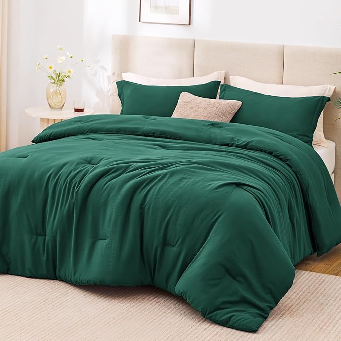 Love's cabin Dark Green King Size Comforter Set, 3-Piece Prewashed Bed Set with 1 Comforter (104 x 90 in) & 2 Pillowcases, Lightweight & Breathable for All Seasons