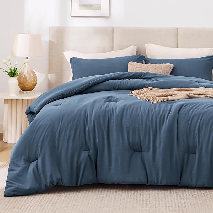 Love's cabin Navy Blue Queen Comforter Set, 3-Piece Prewashed Bed Set with 1 Comforter (90 x 90 in) & 2 Pillowcases, Lightweight & Breathable for All Seasons
