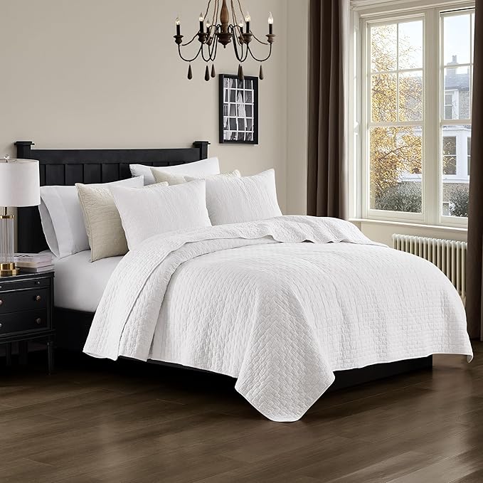 palassio White 100% Cotton Quilt California Cal King Size Bedding Sets with 2 Pillow Shams, Textured Oversized Lightweight Bedspread Shabby Chic Coverlet, Soft Bed Cover for All Season, 3 Pieces