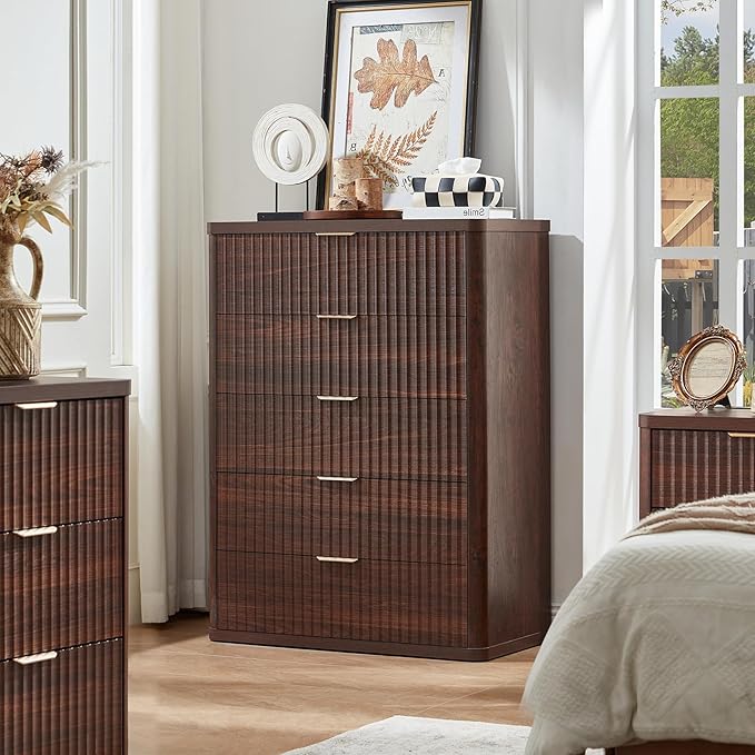 LEYAOYAO Fluted 5 Drawers Dresser for Bedroom, 41" Tall Modern Chest of Drawers with Metal Handle, Curved Profile Farmhouse Closet Organizer Wood Dressers TV Stand for Living Room, Hallway, Walnut