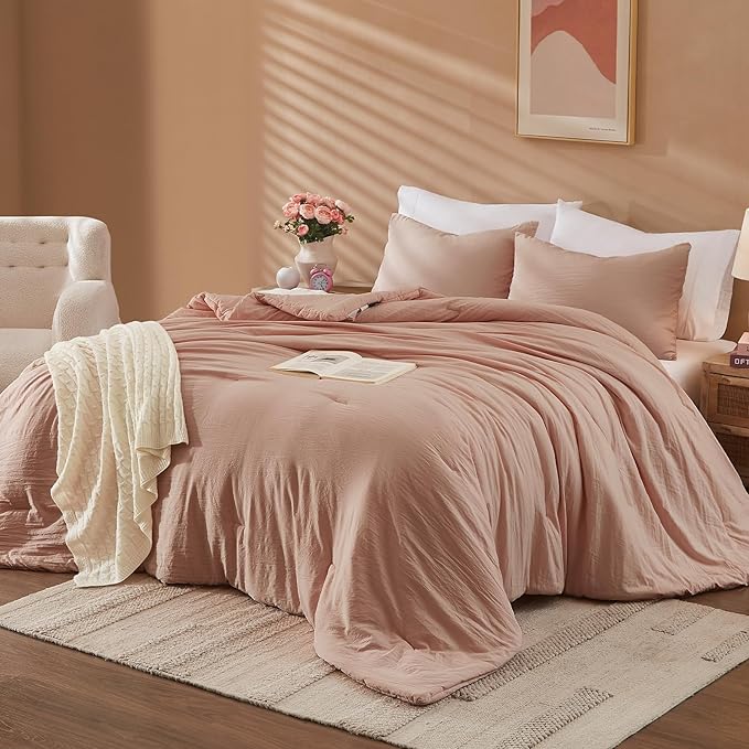 WRENSONGE Queen Comforter Set - 3 Pieces Dusty Pink Comforter Prewashed Soft Lightweight for All Seasons,Fluffy Down Alternative Comforters Queen Size with 2 Pillow Shams