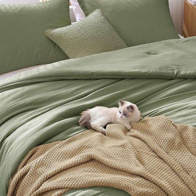 WRENSONGE Full Size Comforter Sets - 3 Pieces Green Comforter Prewashed Soft Lightweight for All Seasons, Fluffy Down Alternative Comforter Full Size with 2 Pillow Shams