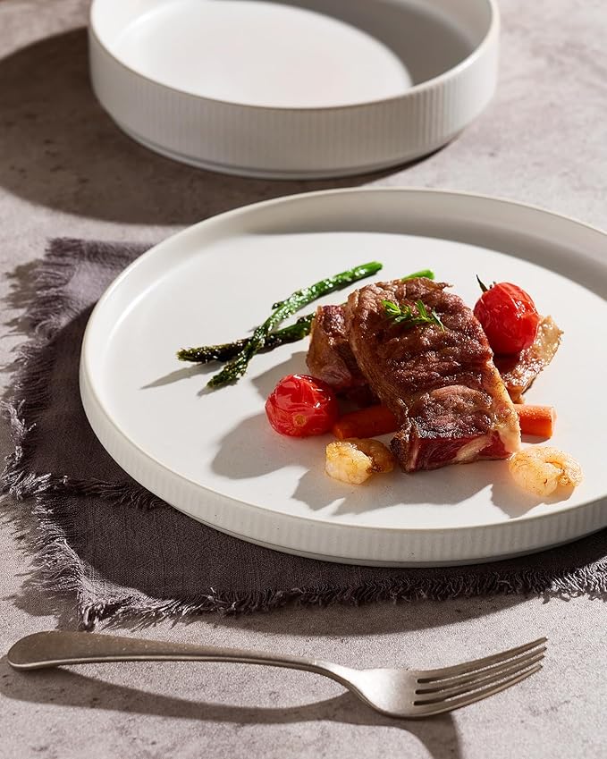 famiware Star Plates and Bowls Sets, Modern Stoneware Dinnerware Sets for 6, 18-Piece Kitchen Dish Set - Chip and Scratch Resistant, Microwave and Dishwasher Safe Tableware, Matte White