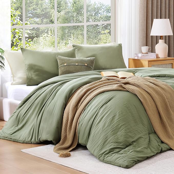 WRENSONGE King Size Comforter Set - 3 Pieces Green Comforter Prewashed Soft Lightweight for All Seasons,Fluffy Down Alternative Comforter King Size with 2 Pillow Shams