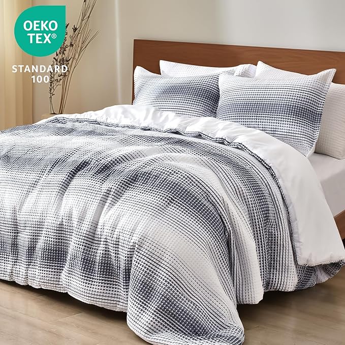 PHF Ultra Soft Yarn Dyed Waffle Weave Comforter Set Queen Size, 3 Pieces Lightweight Breathable Comfy Bedding Set, Comfy Textured 1 Comforter with 2 Pillow Shams, White and Navy