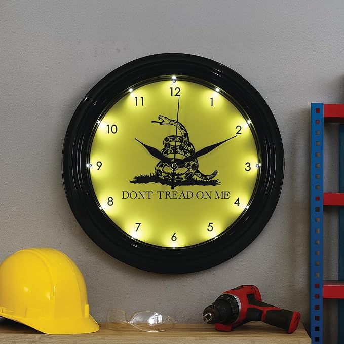 American Art Decor Snake Don't Tread LED Clock - 12" Wall Mounted Modern Wall Decor - Patriotic Gadsden Design Wall Clock for Living Room, Dorm, Mancave, Garage, Office, Game Room (Yellow/Black/Green)