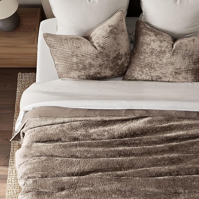 EverGrace Velvet Quilt Set King Size, Luxurious Soft Quilted Bedding Sets, Lightweight Velvet Comforter for All Season, Striped Channel Bedspread Coverlet with 2 Shams, Natural Tan