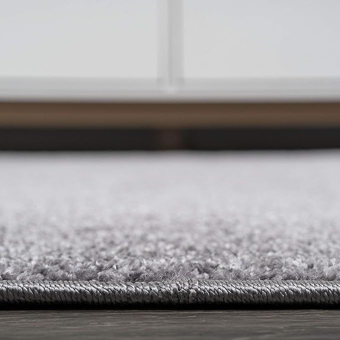 JONATHAN Y SEU100A-4OV Haze Solid Low-Pile Indoor Area-Rug, Coastal, Bohemian, Minimalist Easy-Washing,Bedroom,Kitchen,Living Room,Non Shedding, Gray, 4 X 6 Oval