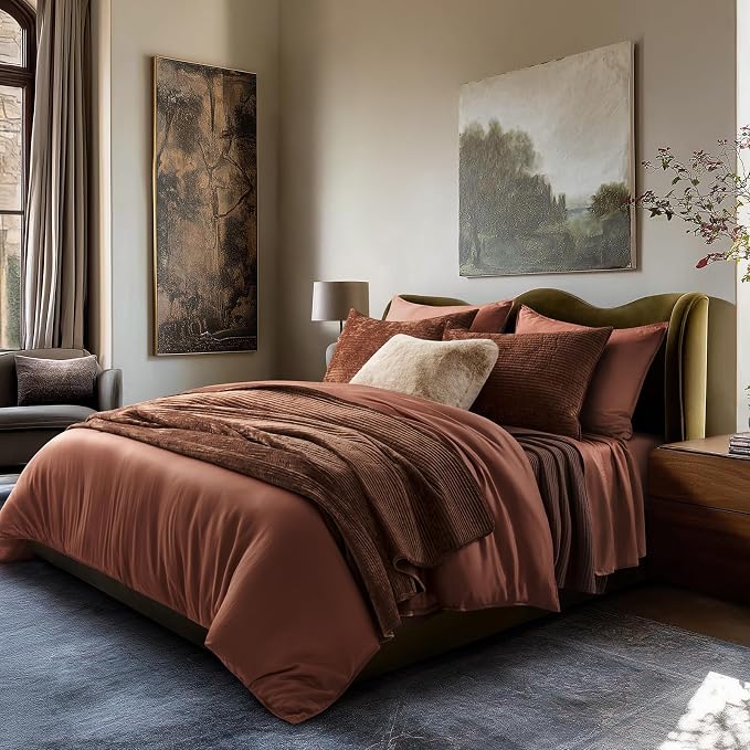 EverGrace Velvet Quilt Set Queen Size, Luxurious Soft Quilted Bedding Sets, Lightweight Velvet Comforter for All Season, Striped Channel Bedspread Coverlet with 2 Shams, Rust Brown