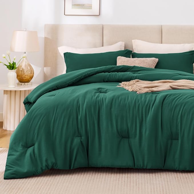 Love's cabin Dark Green King Size Comforter Set, 3-Piece Prewashed Bed Set with 1 Comforter (104 x 90 in) & 2 Pillowcases, Lightweight & Breathable for All Seasons