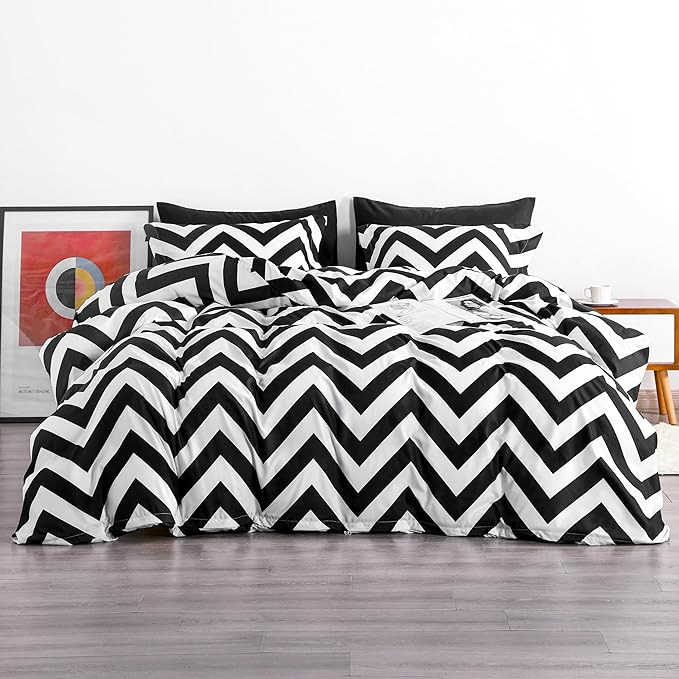 NTBAY 3 Pieces 100% Brushed Microfiber Striped Duvet Cover Set, Super Soft Black and White Printed Reversible Design Zipper Comforter Cover with Ties and Pillow 2 Shams (Full/Queen, Chevron)