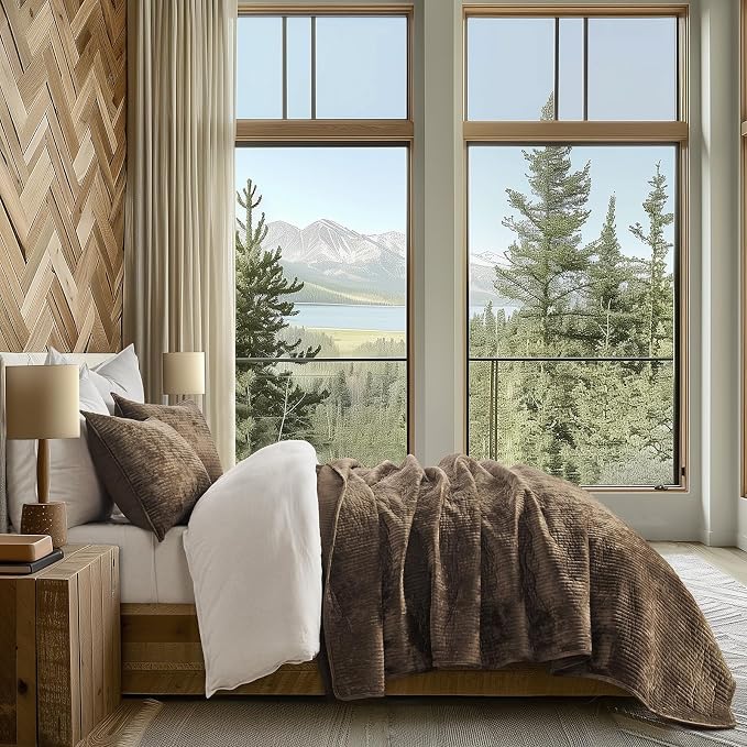 EverGrace Velvet Quilt Set King Size, Luxurious Soft Quilted Bedding Sets, Lightweight Velvet Comforter for All Season, Striped Channel Bedspread Coverlet with 2 Shams, Mushroom Brown